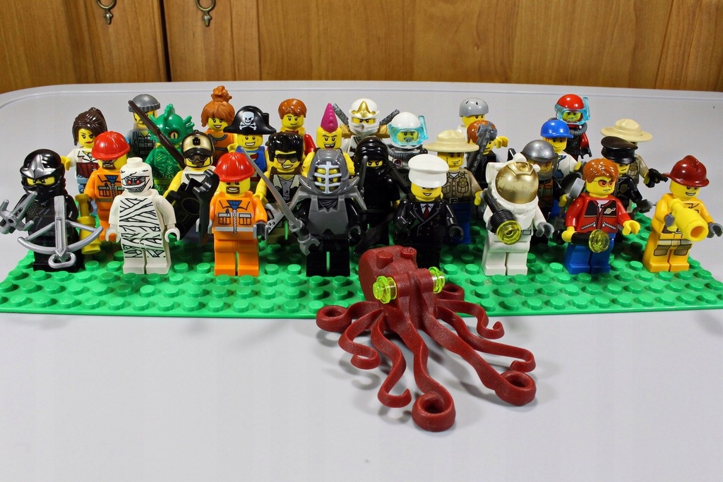 LEGO Minifigurki Figurki Ludziki 30szt +GRATIS