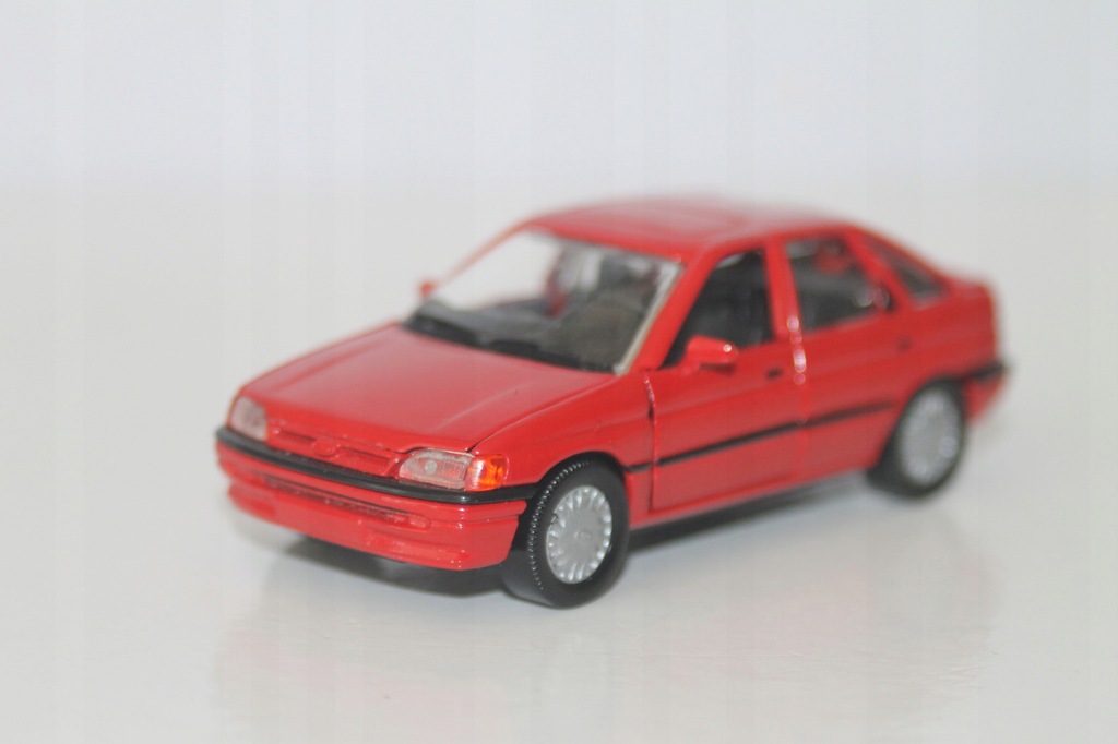 SCHABAK FORD ESCORT MK5 1/43
