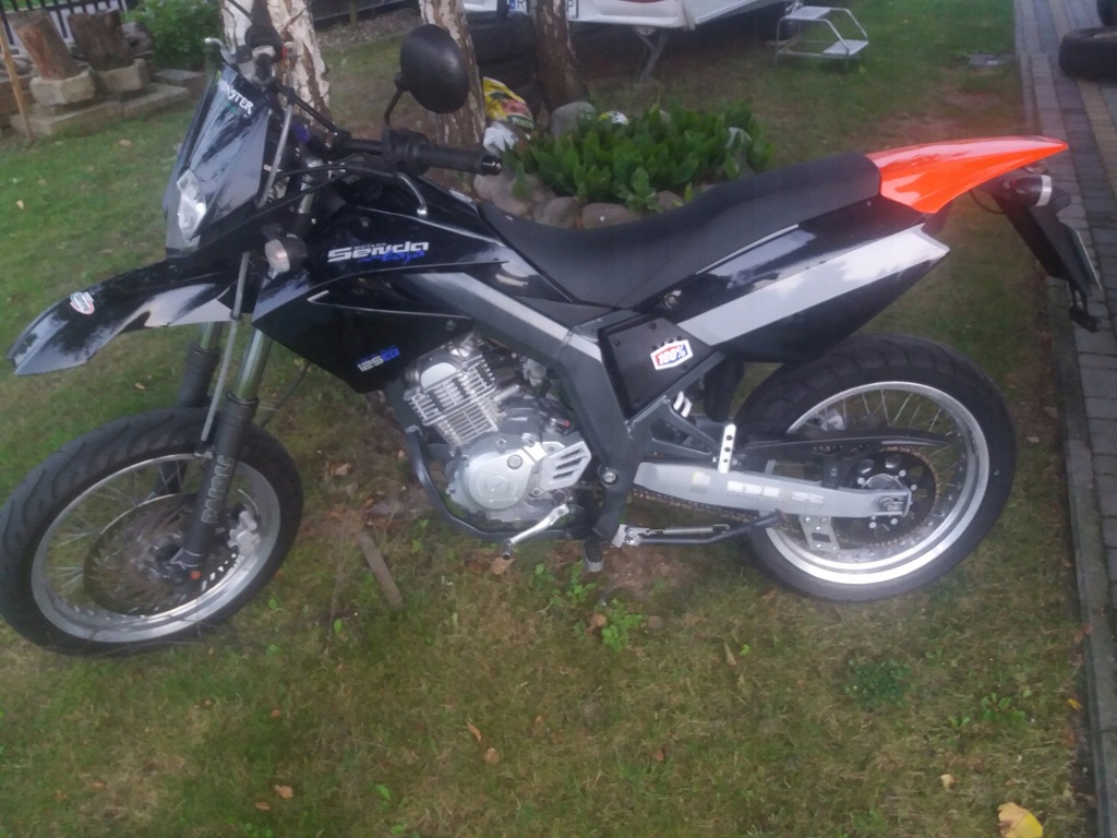 DERBA SENDA 125 BAJA crf yzf dr