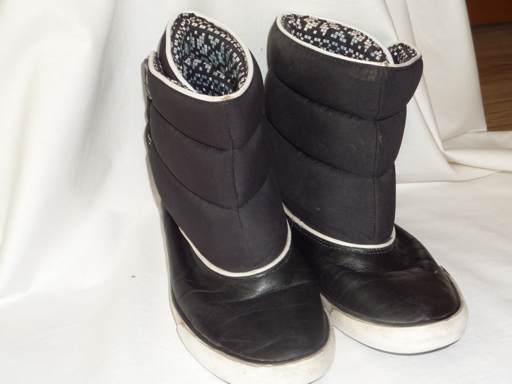 Damskie buty zimowe Lacoste - 37 / 23,5 cm