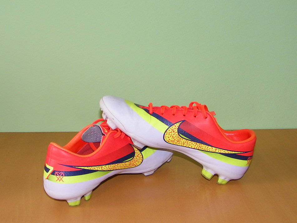 Buty Mixy NIKE MERCURIAL VAPOR IX CR7 SG PRO 42,5 - 4210151067 - oficjalne  archiwum Allegro