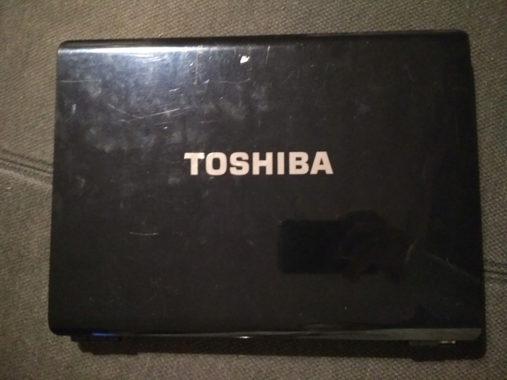 Laptop - Toshiba Satellite u305-s5077 - Notebook