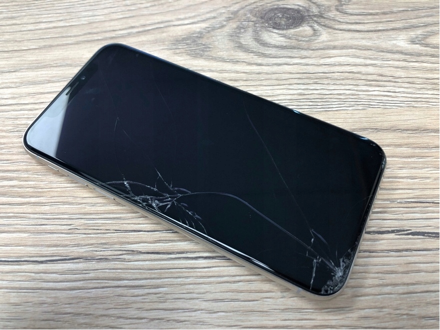 USZKODZONY APPLE IPHONE X 10 64GB SILVER