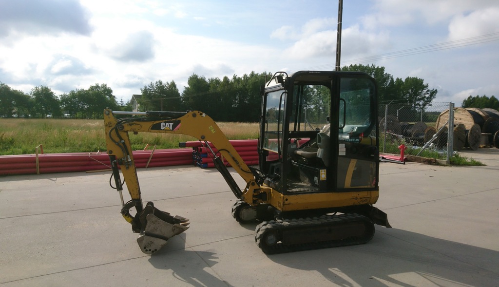 CAT 301.8 c minikoparka rozsuwne podwozie