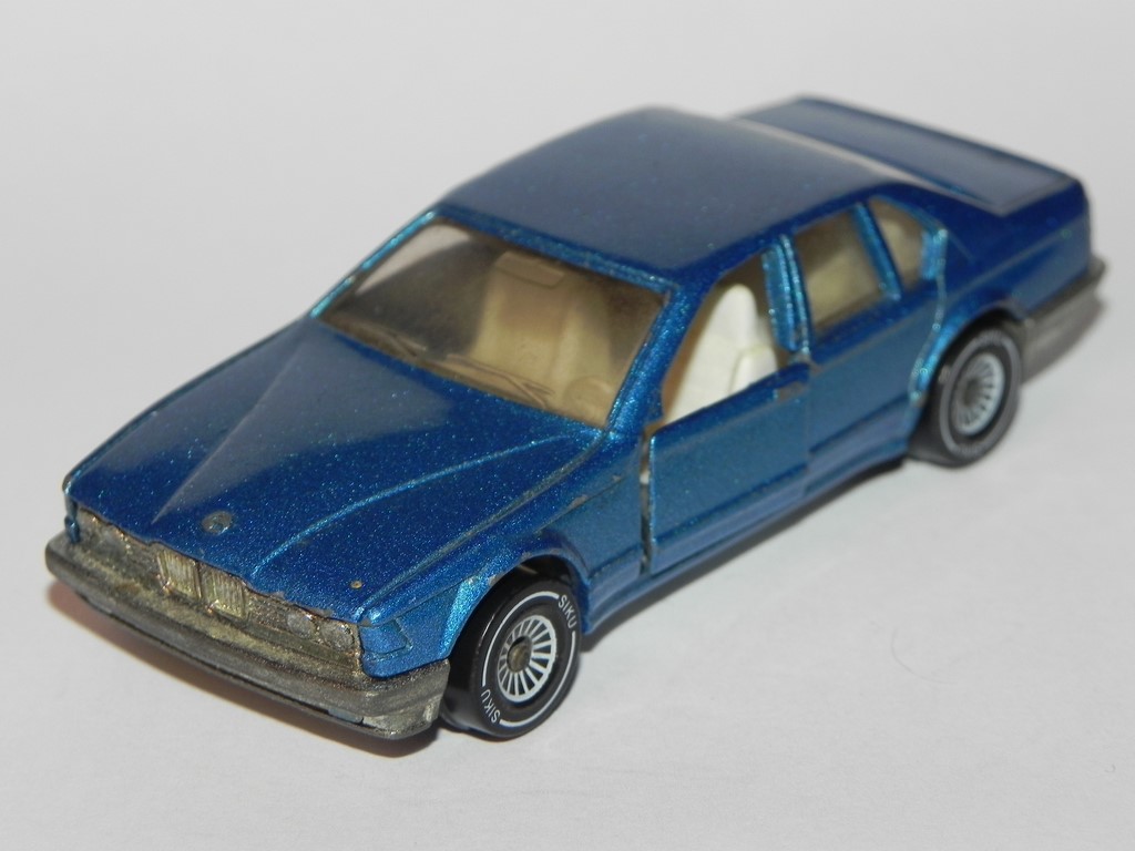 SIKU - 1070 - BMW 735 IL 7 E32