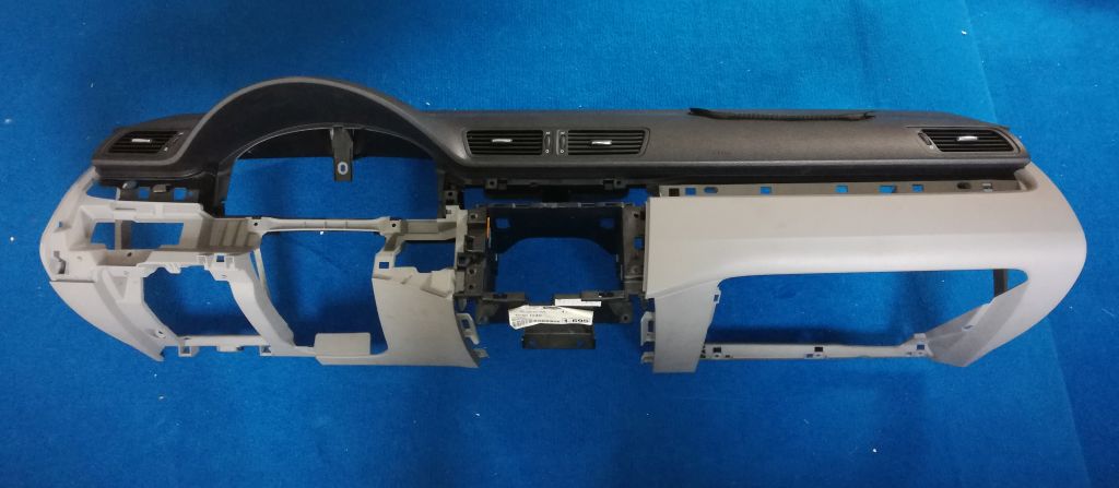 VW PASSAT B6 DESKA ROZDZIELCZA KOLOR GRAU INDIR