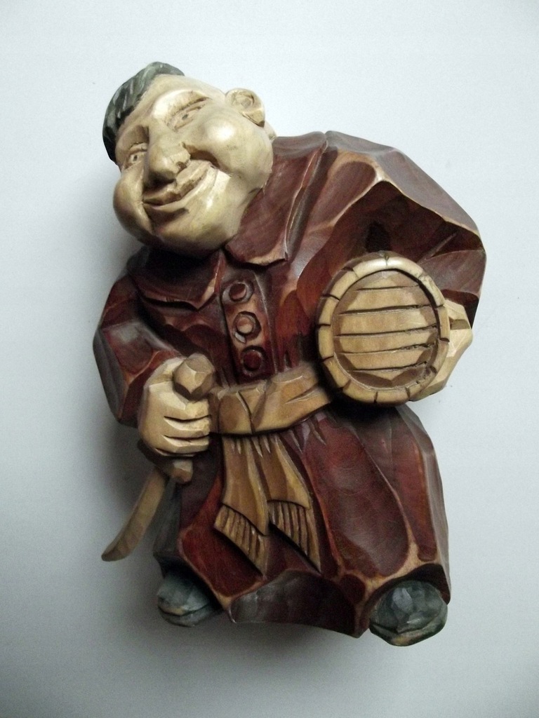 Figurka Zagłoba z beczką piwa, rzeźba z drewna
