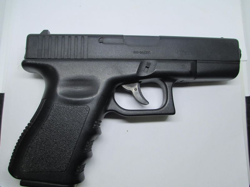 STRASZAK GLOCK 19 + KILKA NABOJÓW