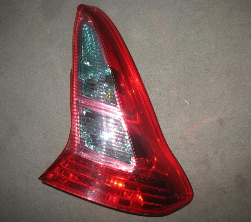 CITROEN C4 - LAMPA TYLNA PRAWA PRAWY TYŁ - 3 DRZWI