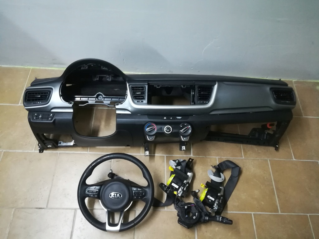 KIA STONIC KONSOLA DESKA AIRBAG PODUSZKA PAS KIERO 7646692969