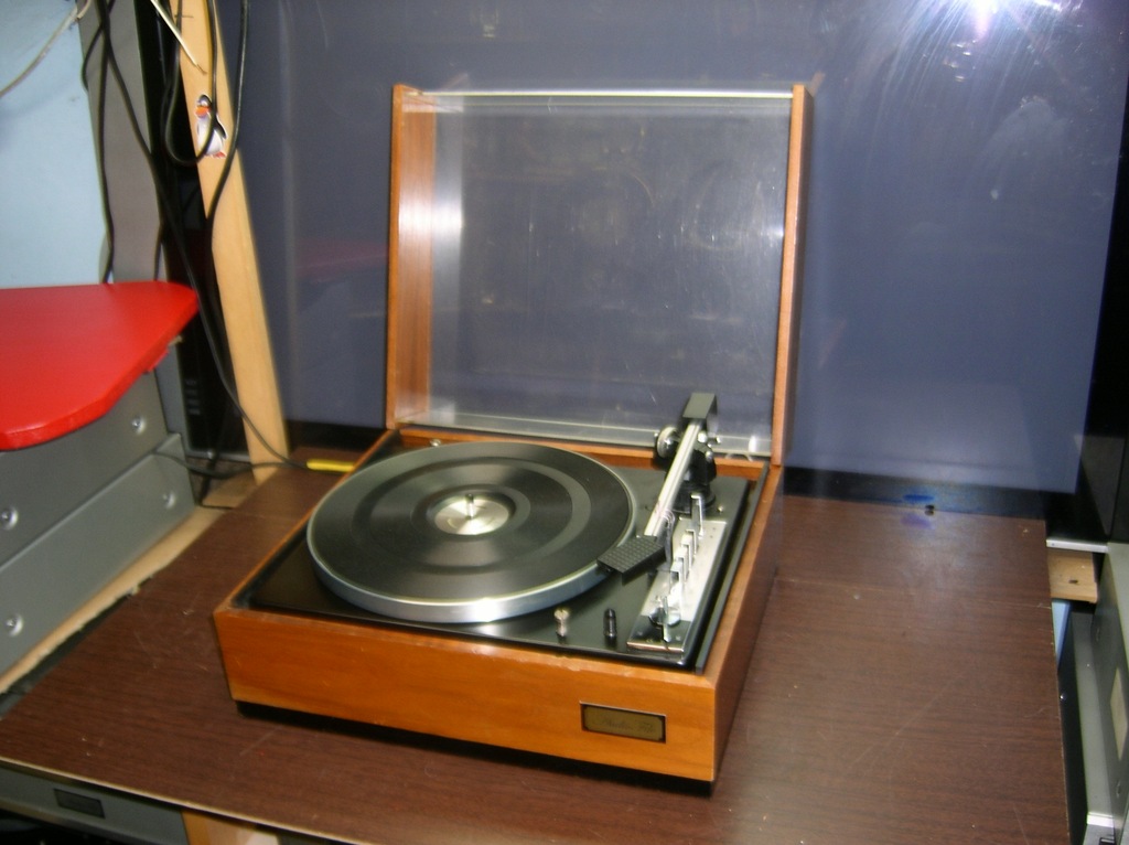 Gramofon Elac Miracord 660