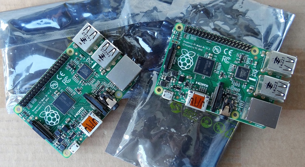 Raspberry Pi Model B+ V1.2 Pi 2014 - 7347420855 - oficjalne archiwum ...