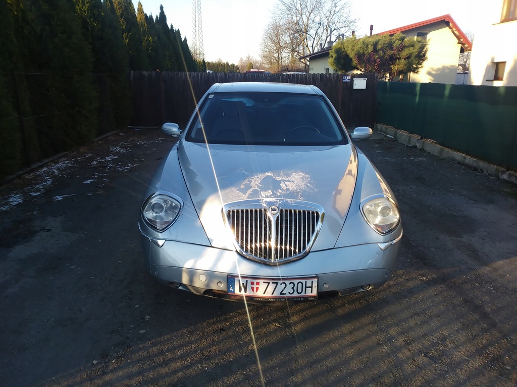 Lancia thesis 2005