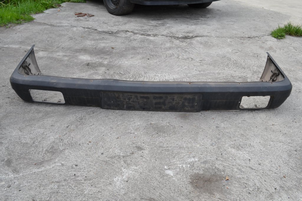 Zderzak przedni AUDI 80 B2 WRO