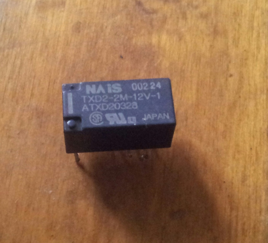 SUPER MALY PRZEKAZNIK NAIS  TXD2-2M-12V-1