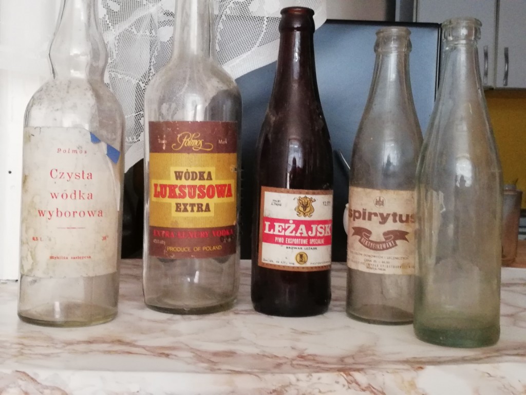 Zestaw 5ciu starych butelek piwo wódka spitytus
