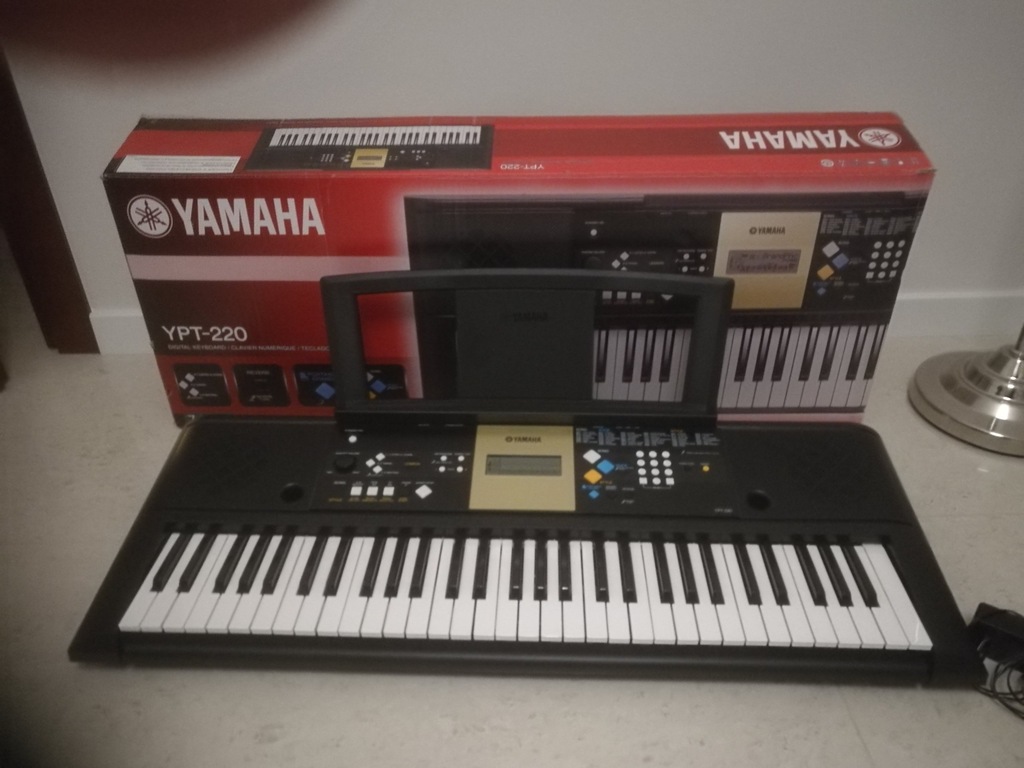 Keyboard Yamaha YPT-220 jak nowy