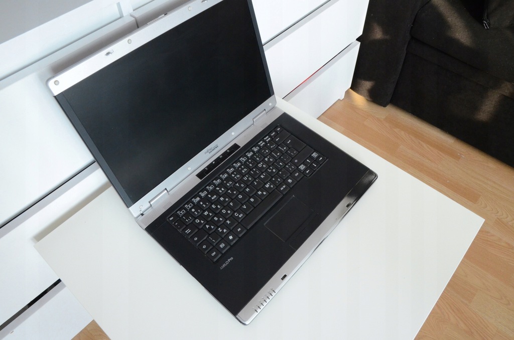 Ноутбук fujitsu siemens amilo pro v3515 как включить