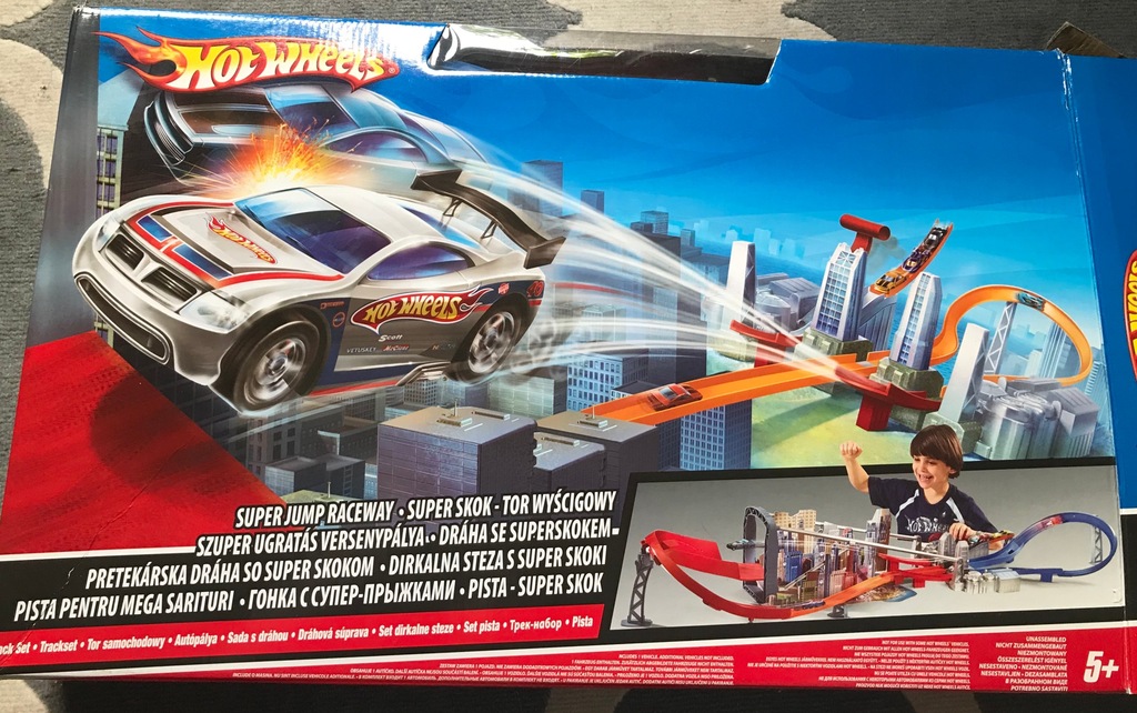 Hot wheels cheap super jump raceway