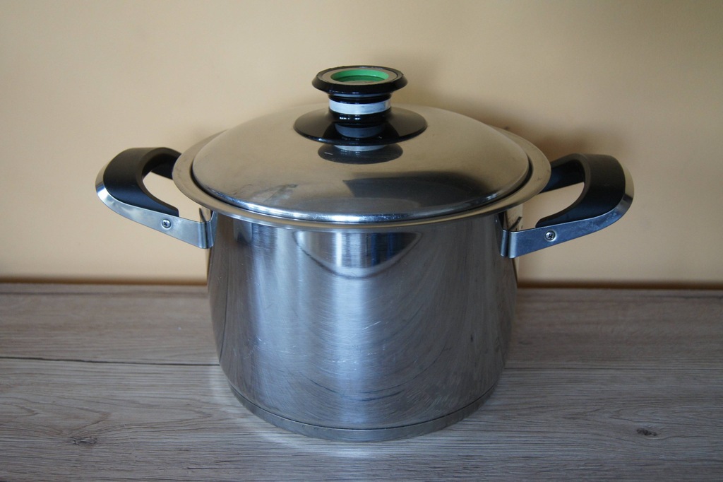 Duzy garnek AMC 20 cm 4,2L