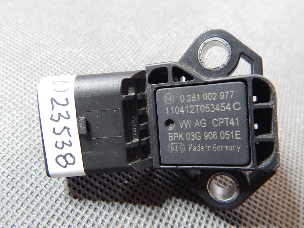 AUDI A4 B8 CZUJNIK CIŚNIENIA 0281002977