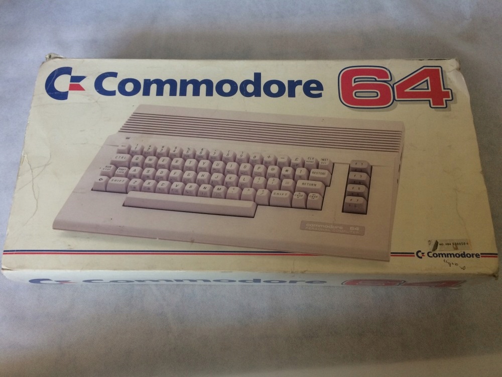 Sprawne Commodore C64 z pudełkiem + gratis