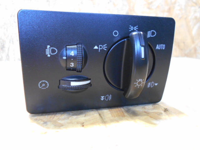 FORD FOCUS MK2 PRZEŁĄCZNIK ŚWIATEŁ 7M5T-13A024-DA