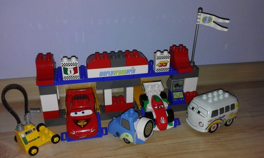 Lego Duplo CARS 5829 AUTA PUNKT SERWISOWY z instru