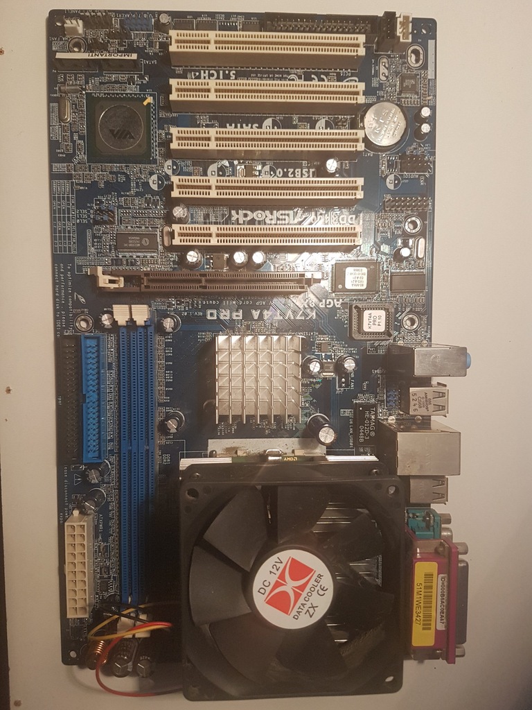 Płyta główna ASRock K7VT4A PRO DDR400 AGP 8x