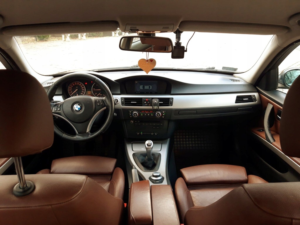 BMW e90 2008 177km Navi dwa komplety koł! Skora