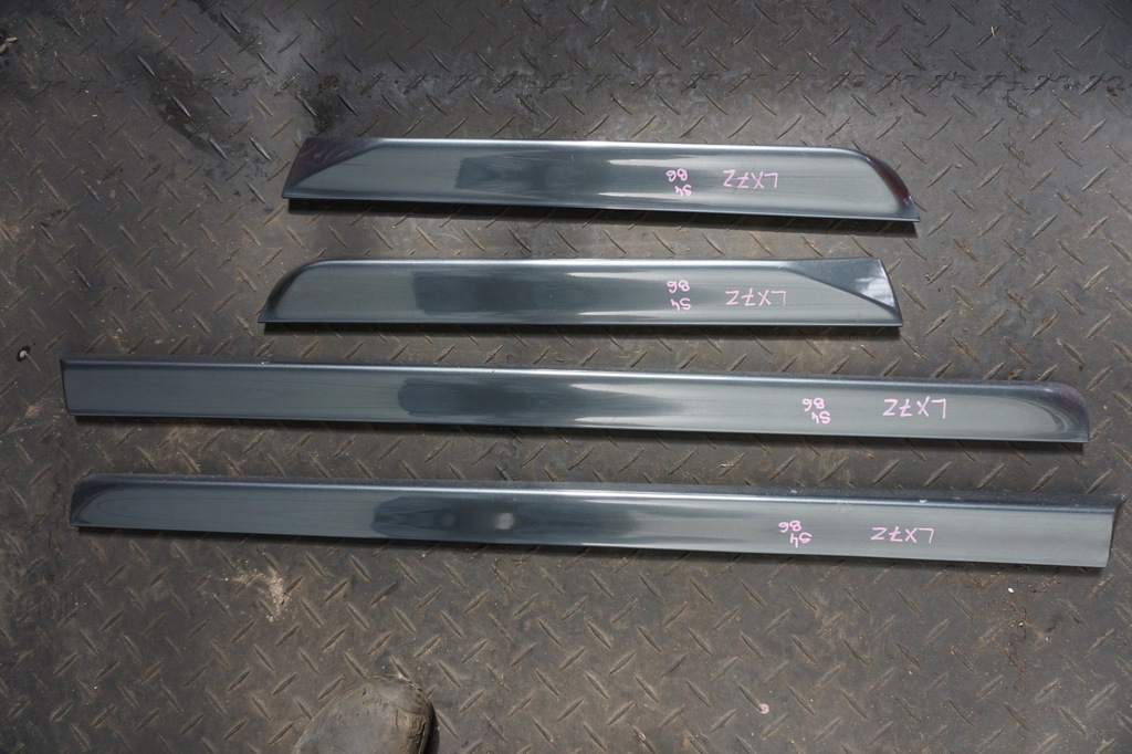 Audi A4 S4 B6 B7 Listwy drzwiowe dolne LX7Z ORYG