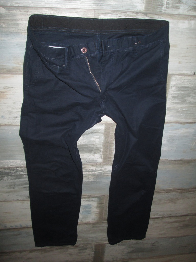 UMBRO chinos męskie spodne carhartt W34L34