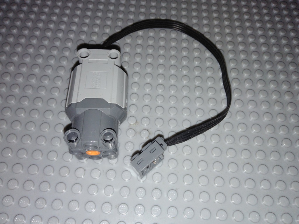 LEGO TECHNIC SILNIK L POWER FUNCTIONS