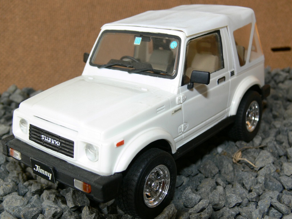 Suzuki Samurai 1985, Fujimi