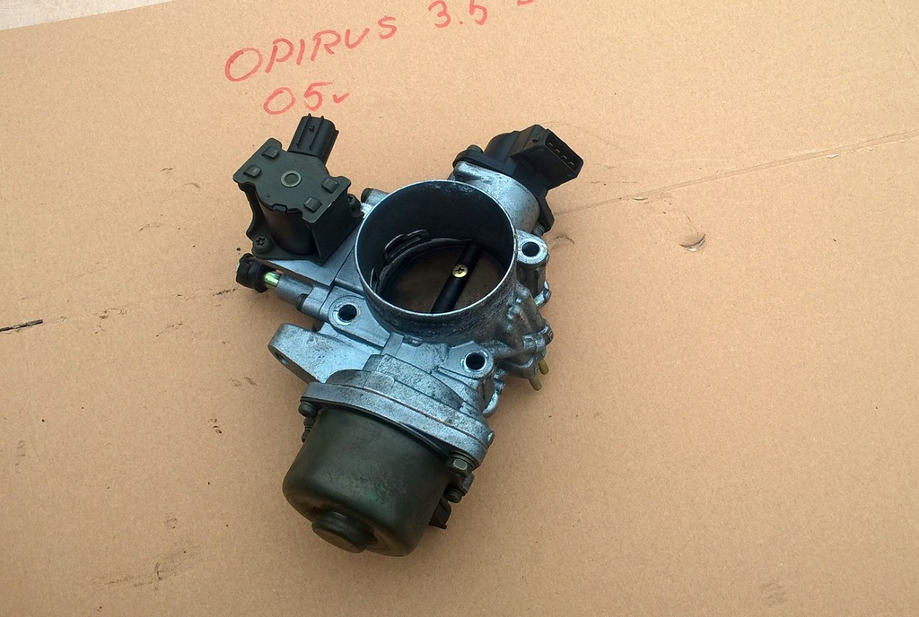 KIA OPIRUS 3.5 V6 PRZEPUSTNICA 05r
