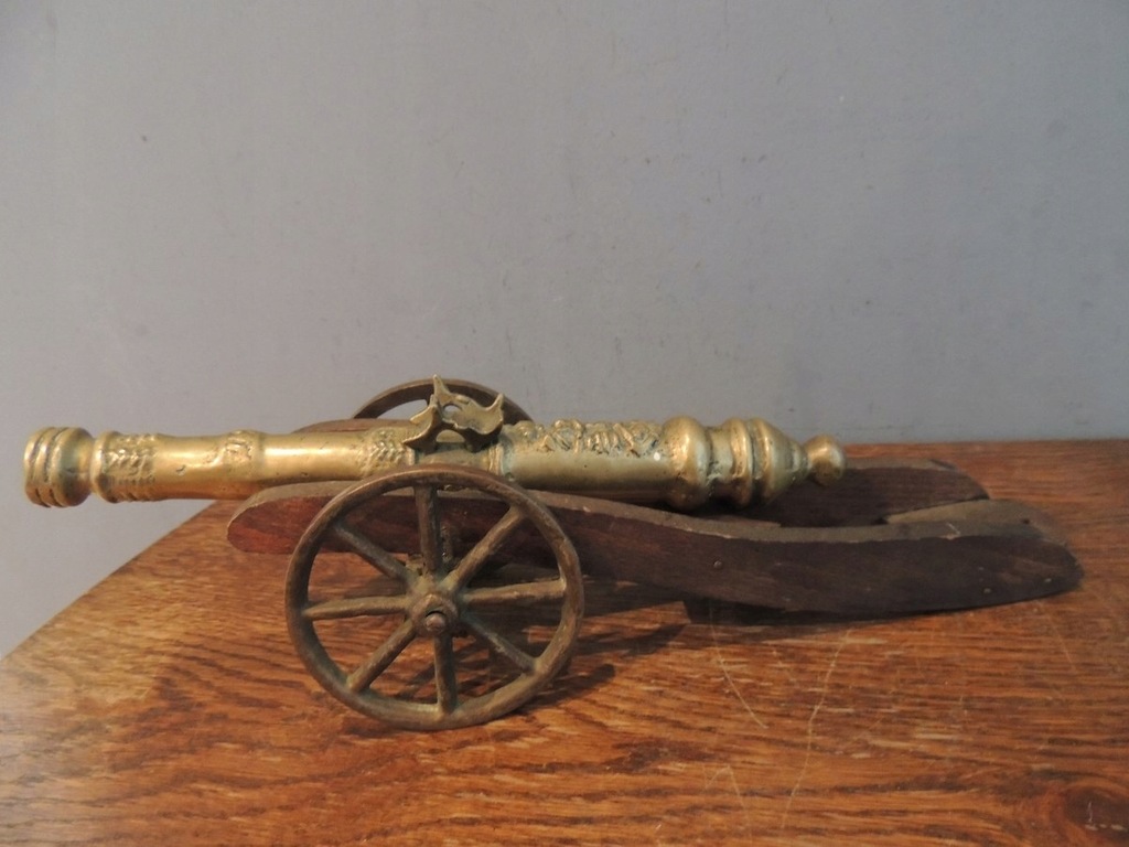 MOSIĘŻNA ARMATA DREWNIANA PODSTAWA 1651 31,5CM NR2