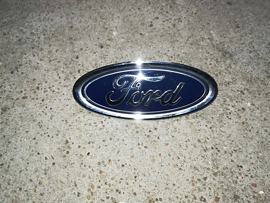 ZNACZEK LOGO EMBLEMAT FORD FOCUS MK3 LIFT GRILL