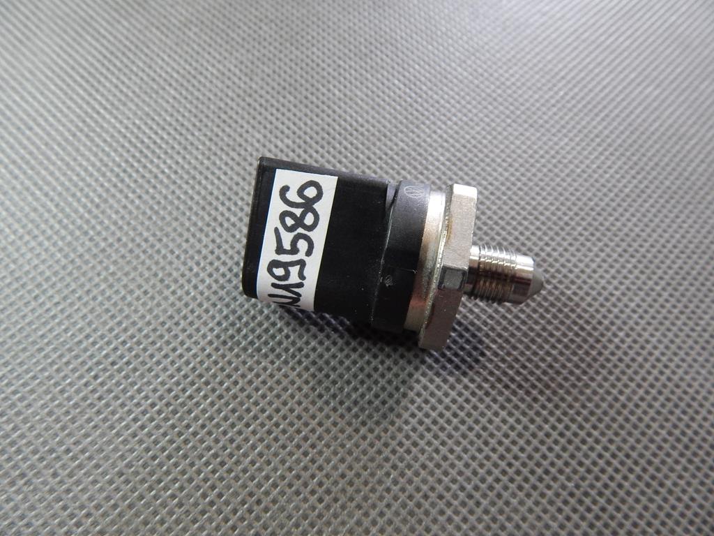 AUDI A3 8V FUEL PRESSURE SENSOR 06J906051E