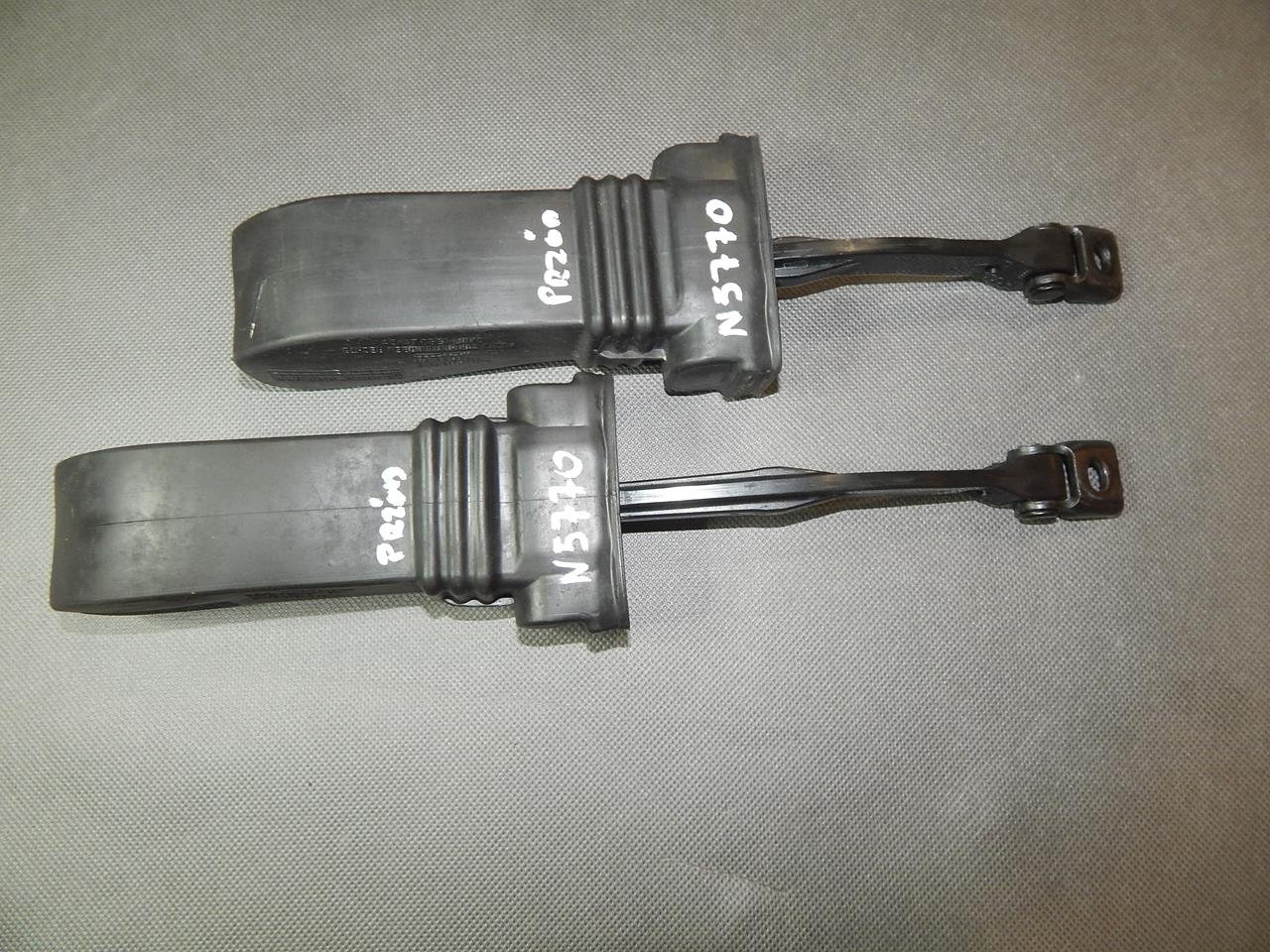 AUDI A7 4G limiter door front 4G8837249A