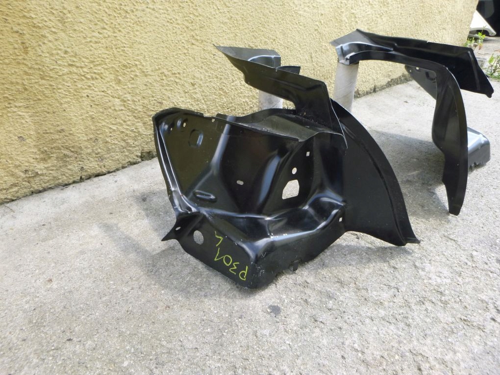 PEUGEOT 301 LADEBODEN LEUCHTE HINTEN