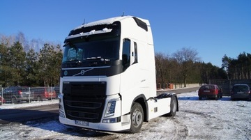 Volvo FH4, межосевые кузова, спойлеры на обтекатели