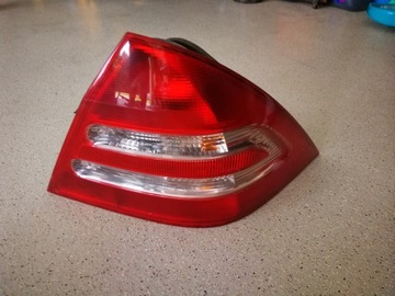 фото thumb №1, Mercedes w203 лампа задняя правая sedan