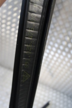 фото thumb №3, Porsche 991 targa прокладка дверь r 99102547600