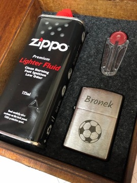 Зажигалка ZIPPO z200 в деревянной коробке с гравировкой RR