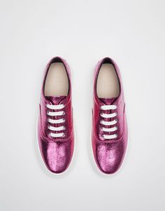 Розовые кроссовки на платформе с эффектом металлик Pull&Bear Barbie цвета фуксии Zara