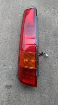Mitsubishi space runner 99-02 лампа ліва зад задня фото №1
