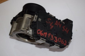 Дросельна заслінка двигуна audi s4 8w0 06m133062 фото №1
