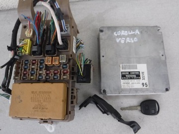 Комп'ютер набір toyota corolla 1.6 16v 89661-13070 фото №1