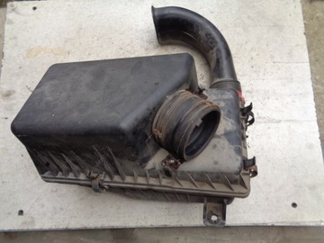 Корпус фильтра воздуха kia carens ii 2.0 crdi фото №1