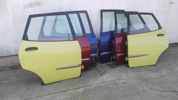 Left door right rear daihatsu sirion 98-03r., фото